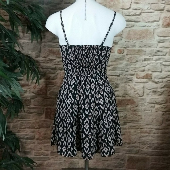 Jessica Simpson Dress XS Elastic Back Panel Lined - Picture 6 of 8